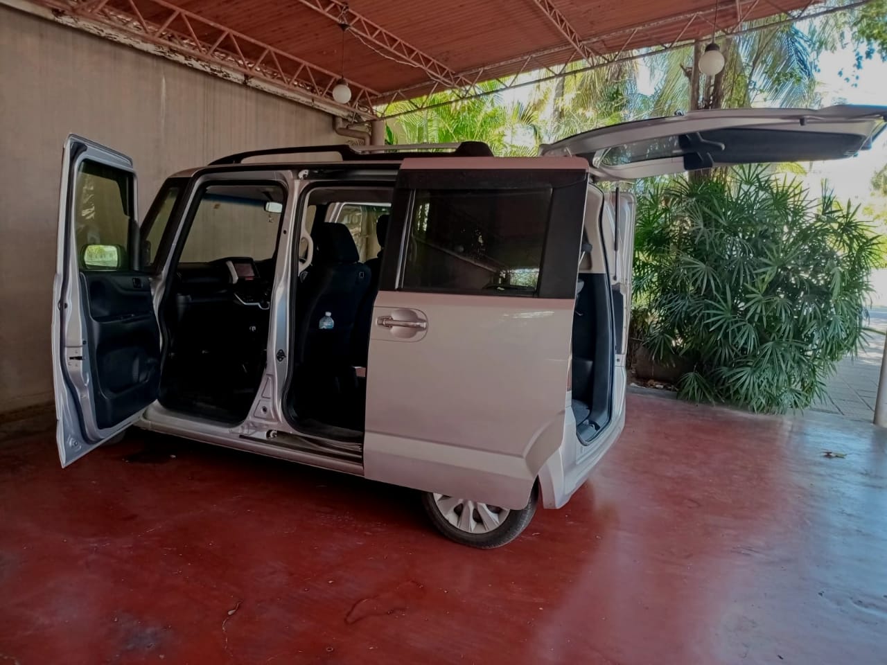 Honda N-Box 2016