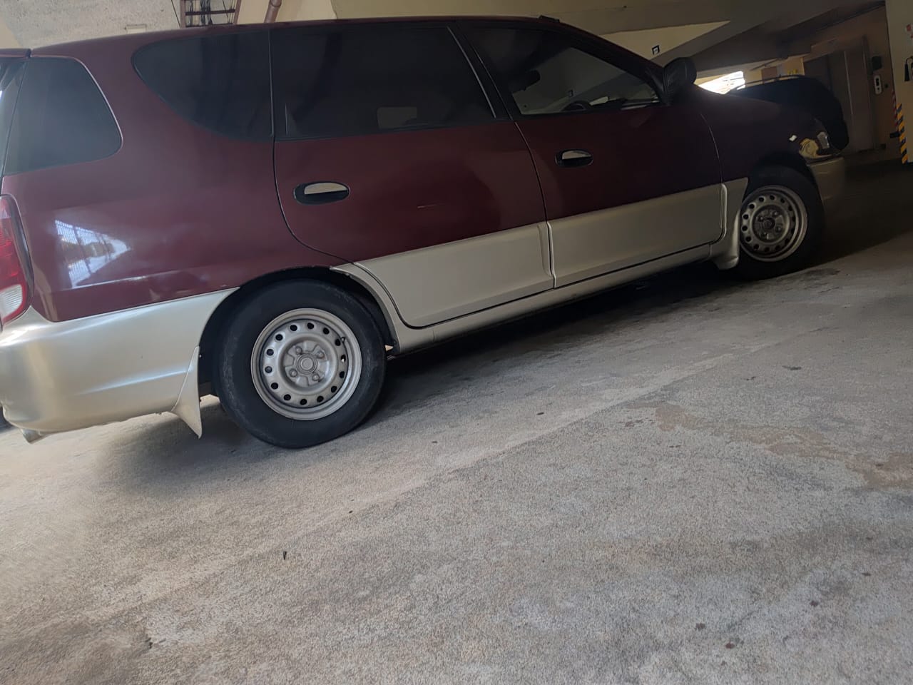 Kia Carens 7 Seater 2001