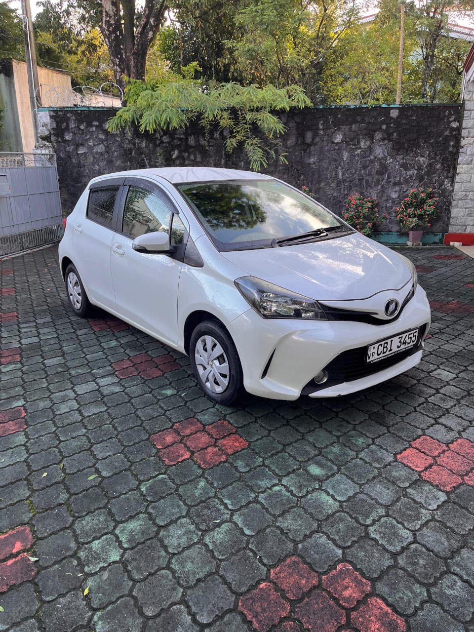 Toyota Vitz 2016