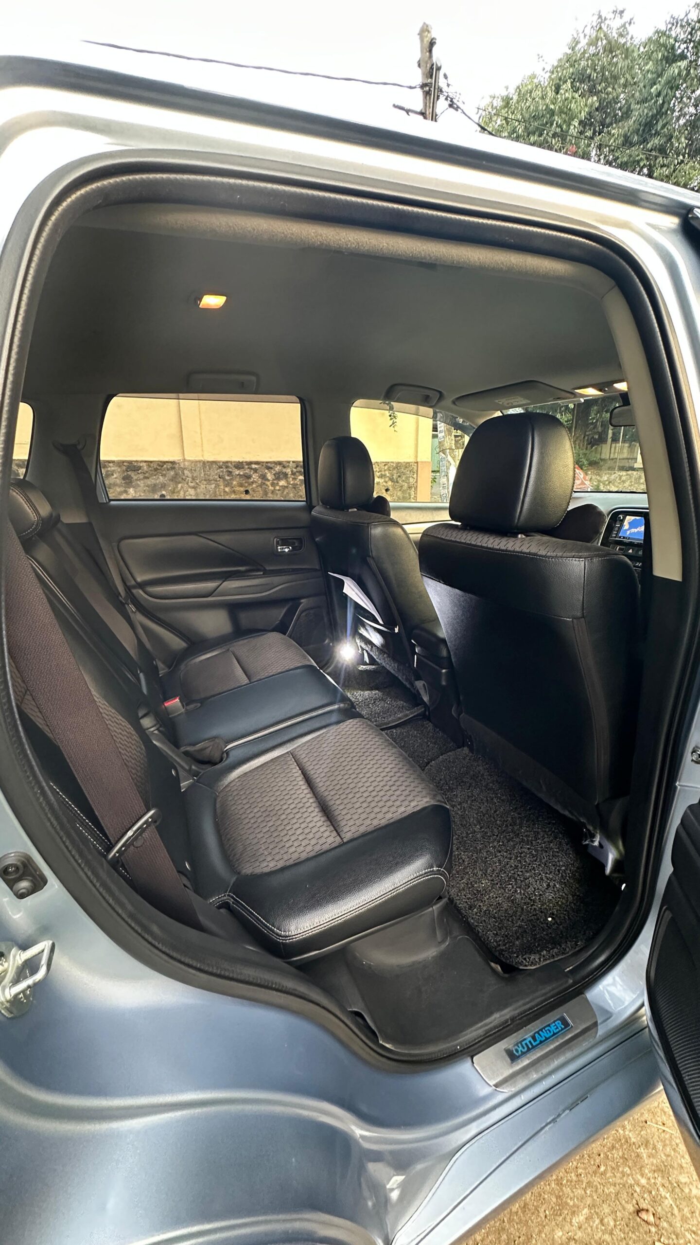 Mitsubishi Outlander PHEV 2013