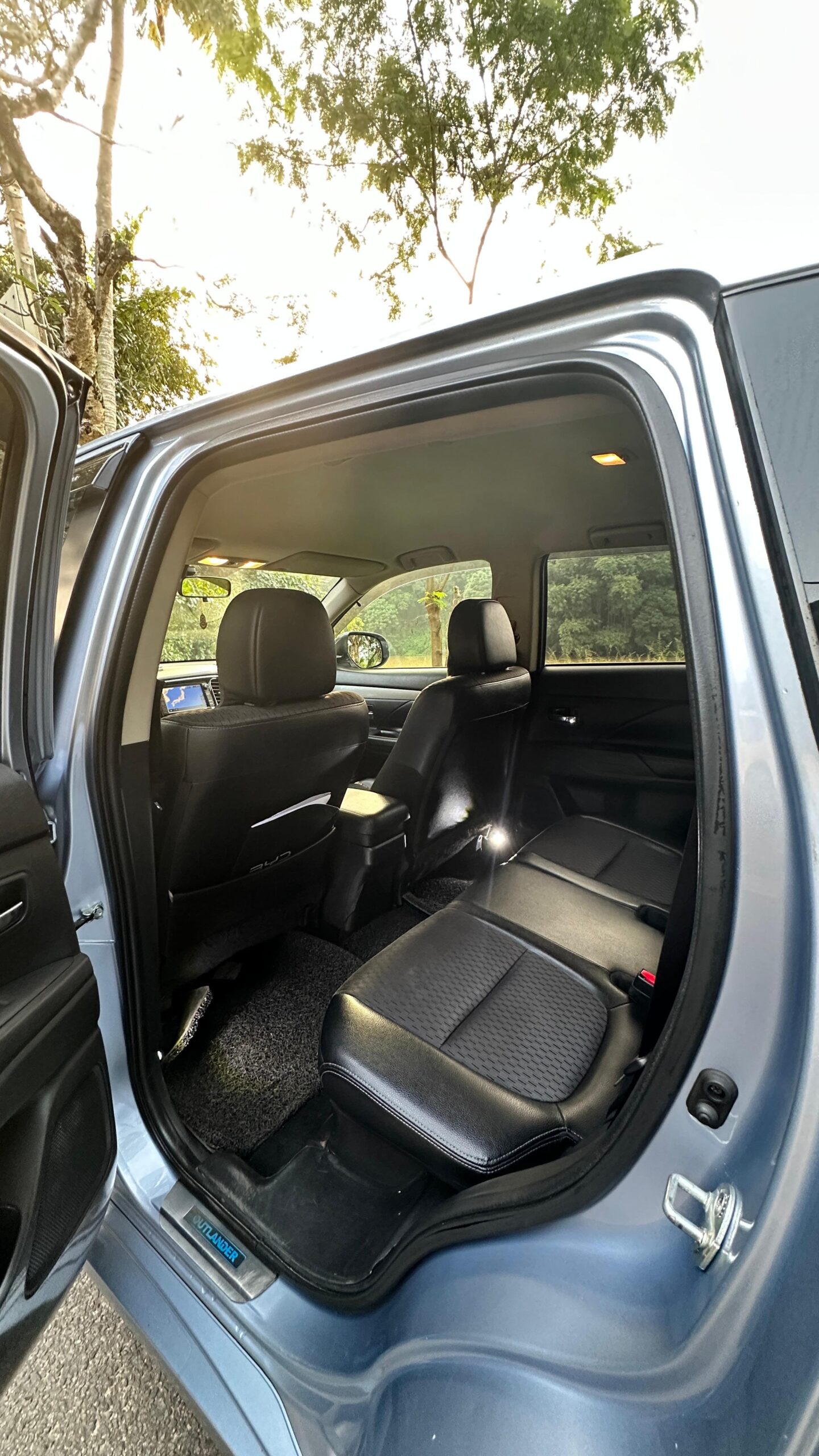 Mitsubishi Outlander PHEV 2013