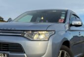 Mitsubishi Outlander PHEV 2013