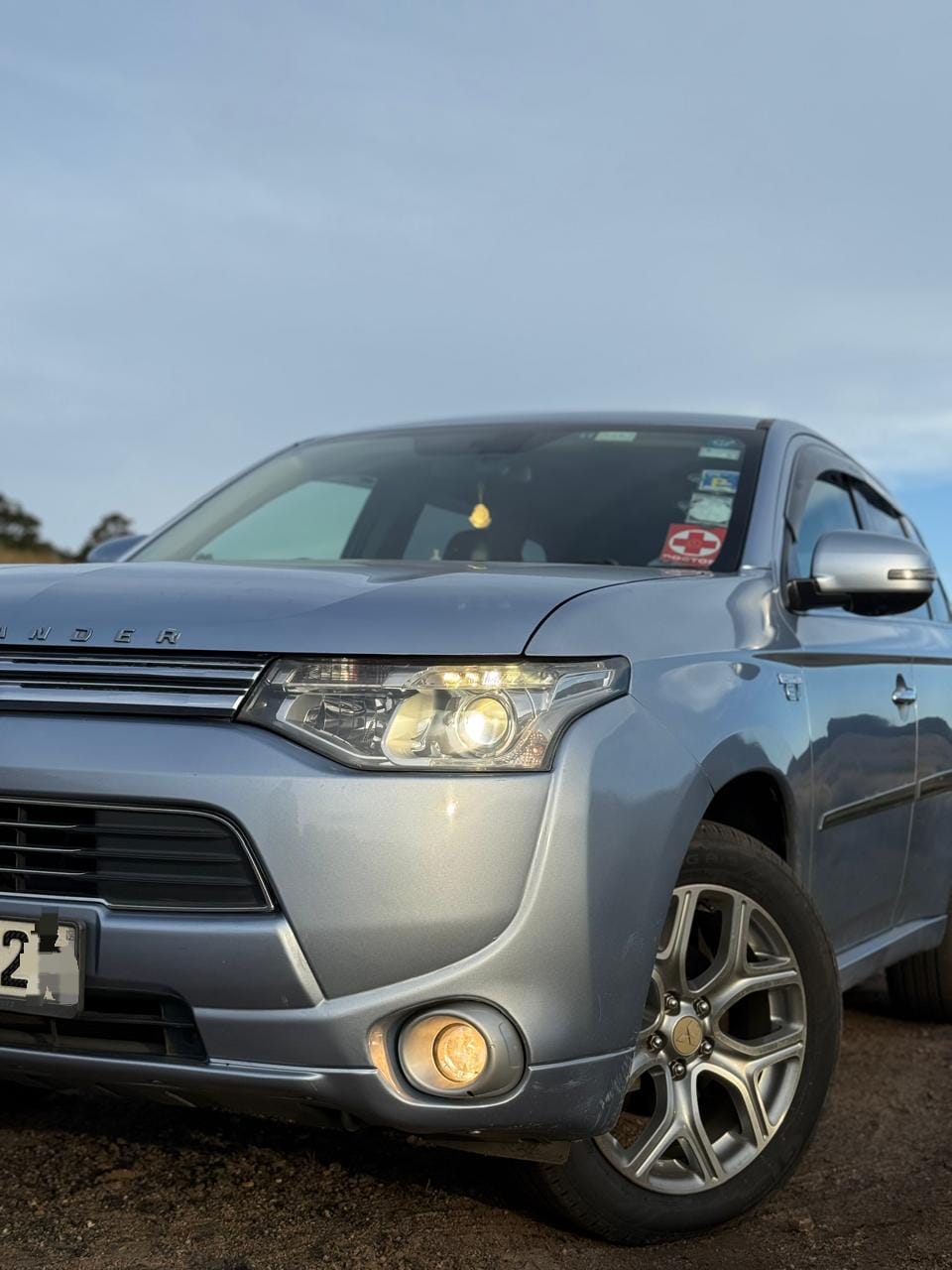 Mitsubishi Outlander PHEV 2013