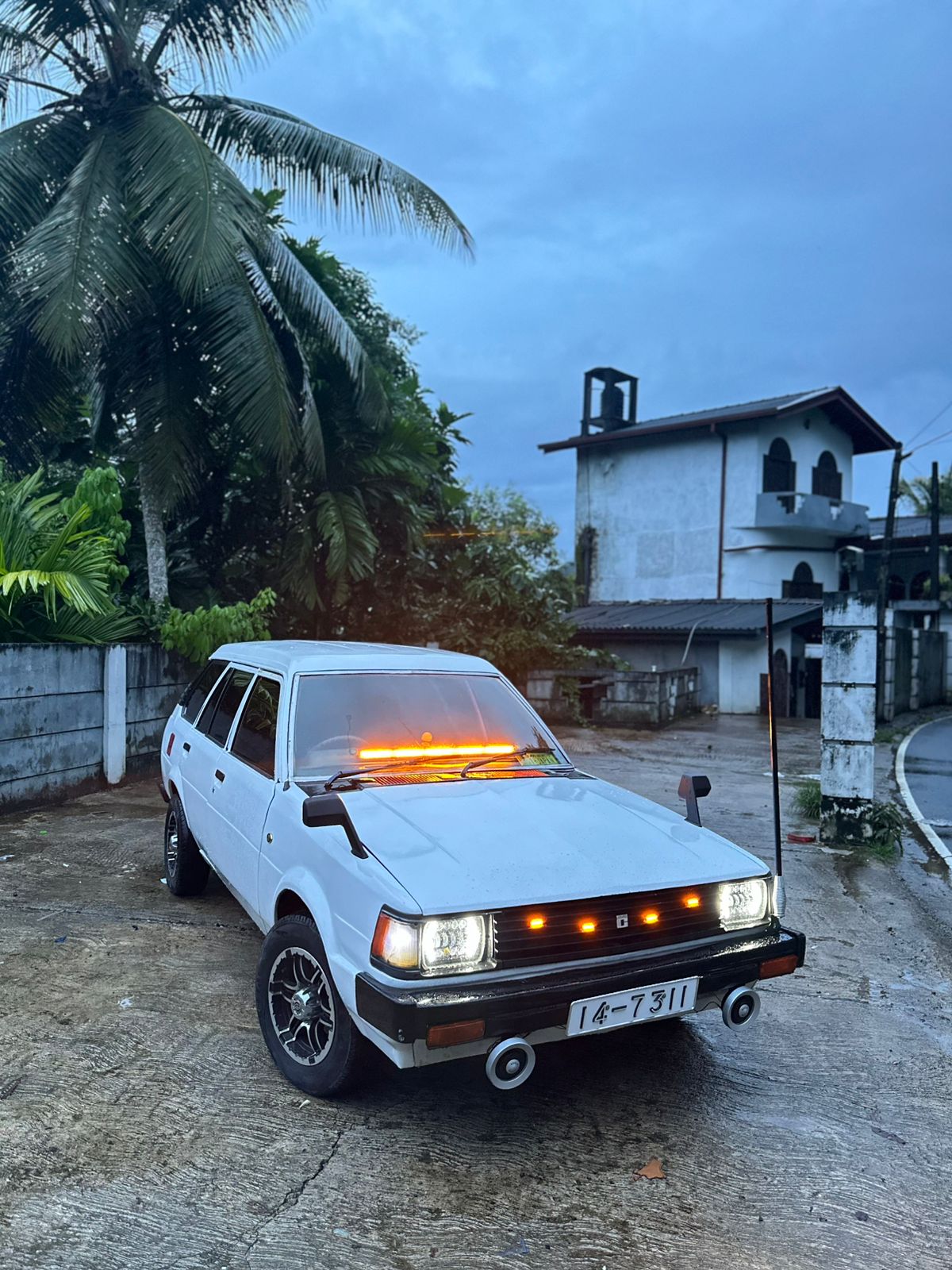 Toyota Corolla DX wagon 1983