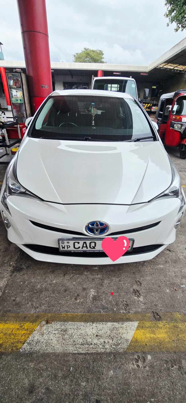 TOYOTA PRIUS 4TH GENERATION – 2016 (Pearl White) home used