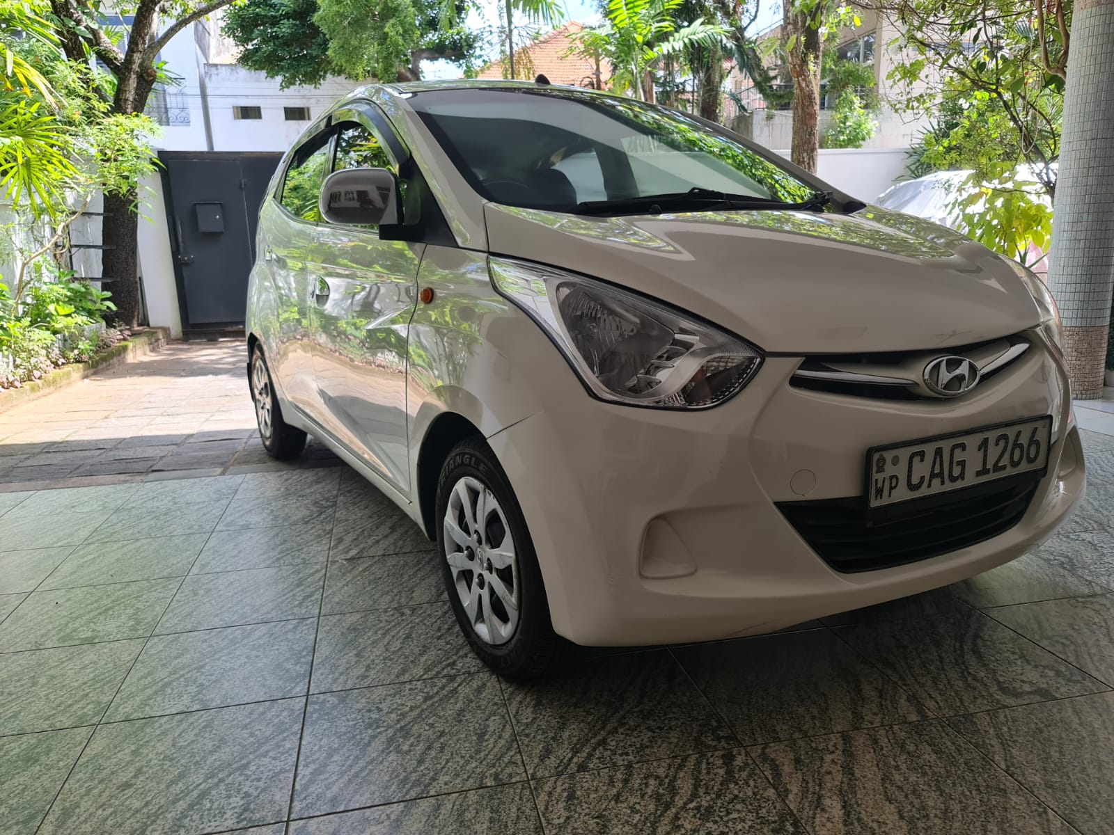 Hyundai Eon Magna 2015