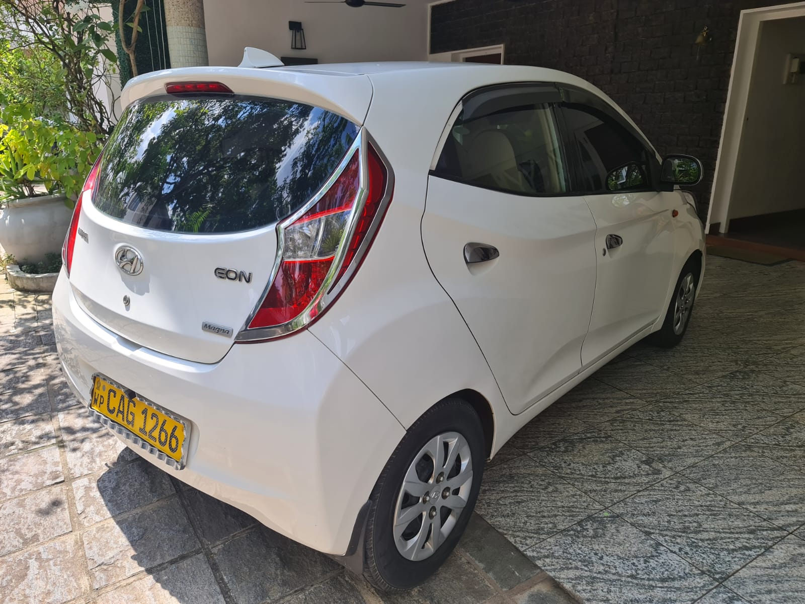 Hyundai Eon Magna 2015