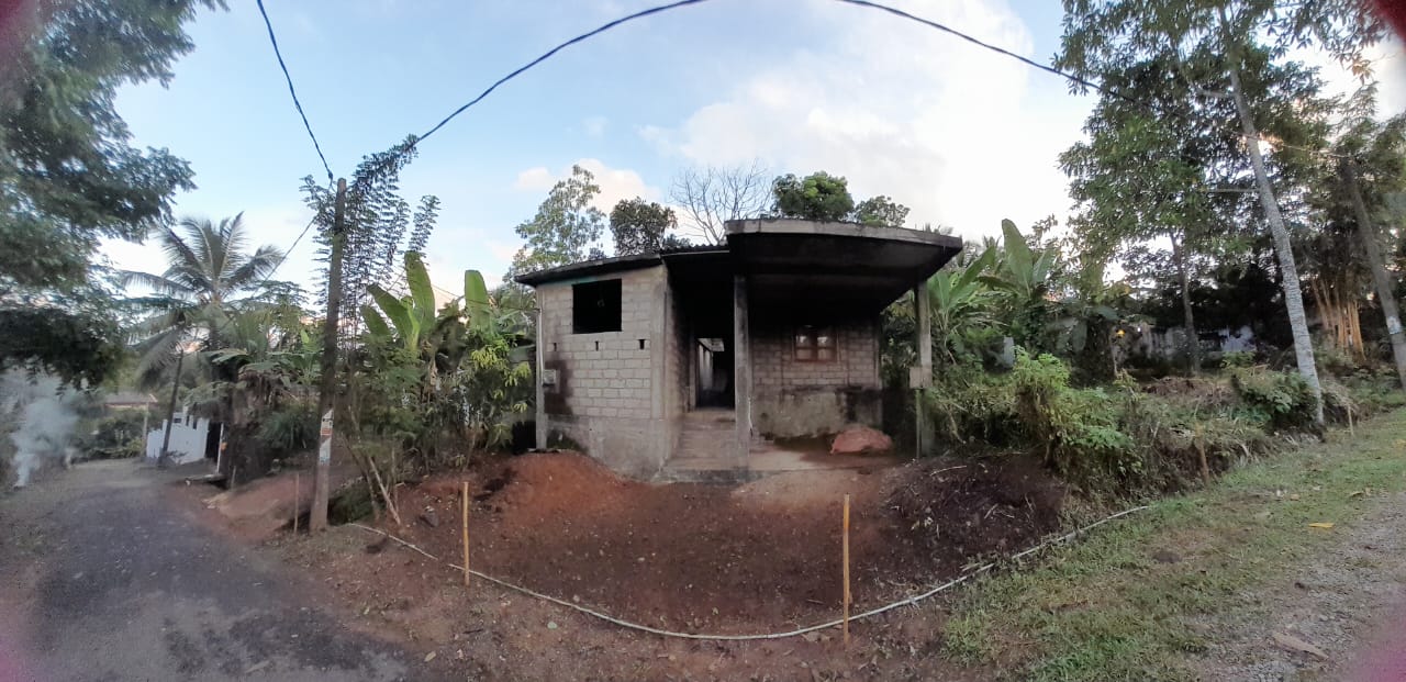 Land With House For Sale In Avissawella, Kosgama