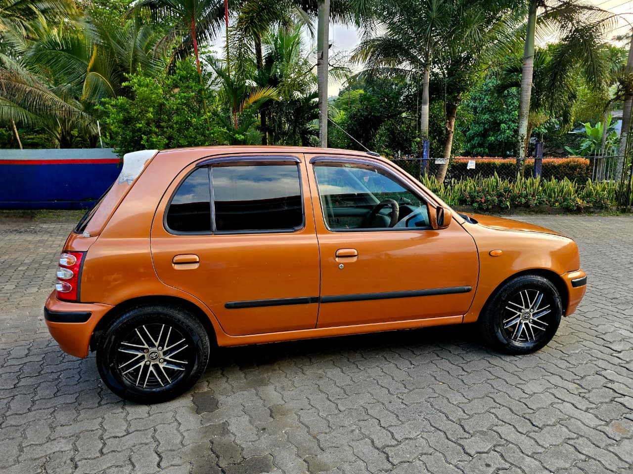 Nissan March k11 2000