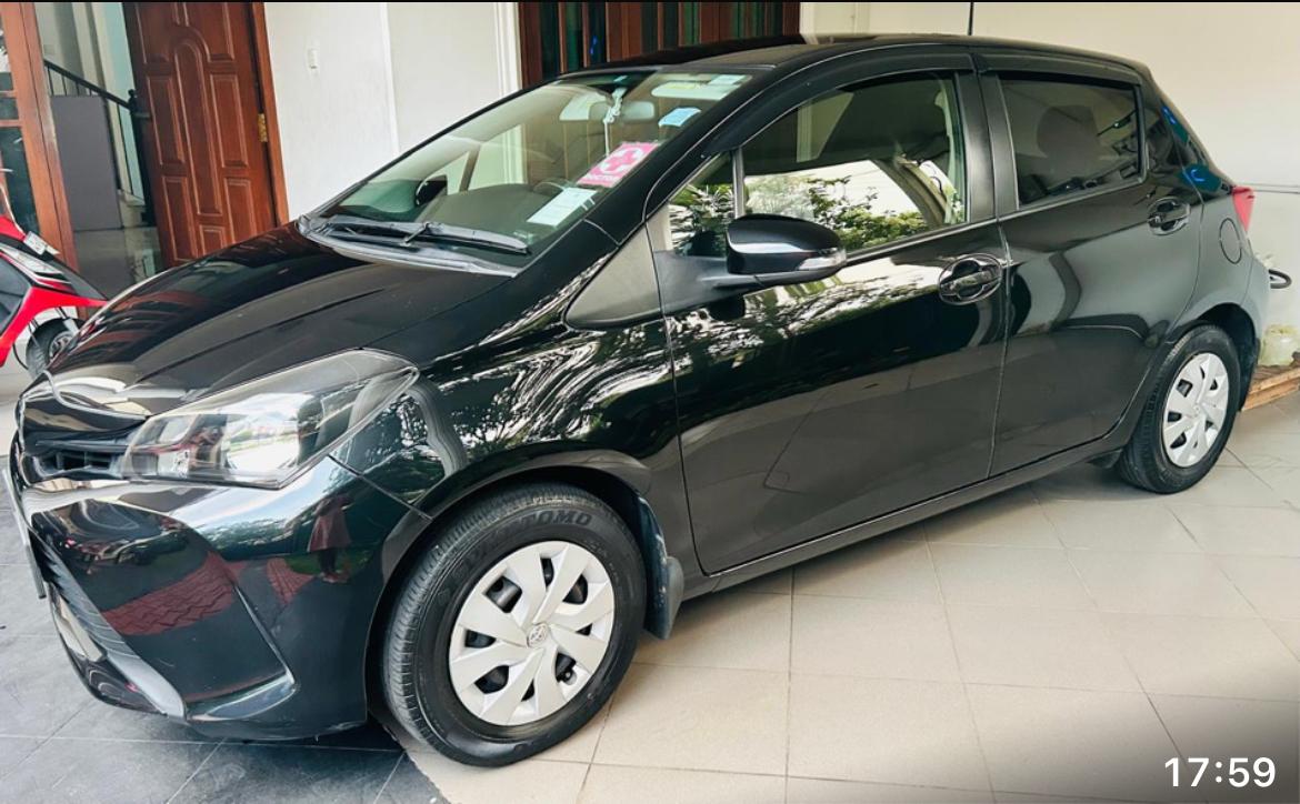 Toyota Vitz 2015