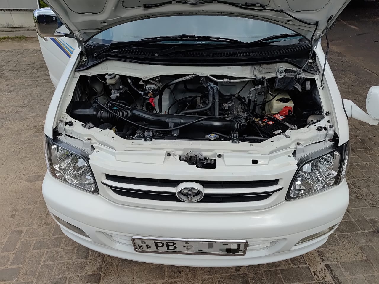 Toyota Noah 2002