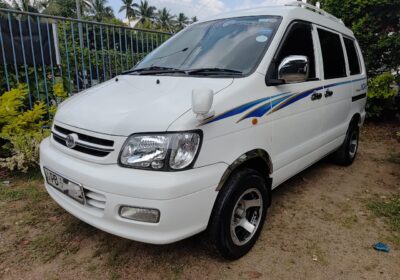Toyota Noah 2002