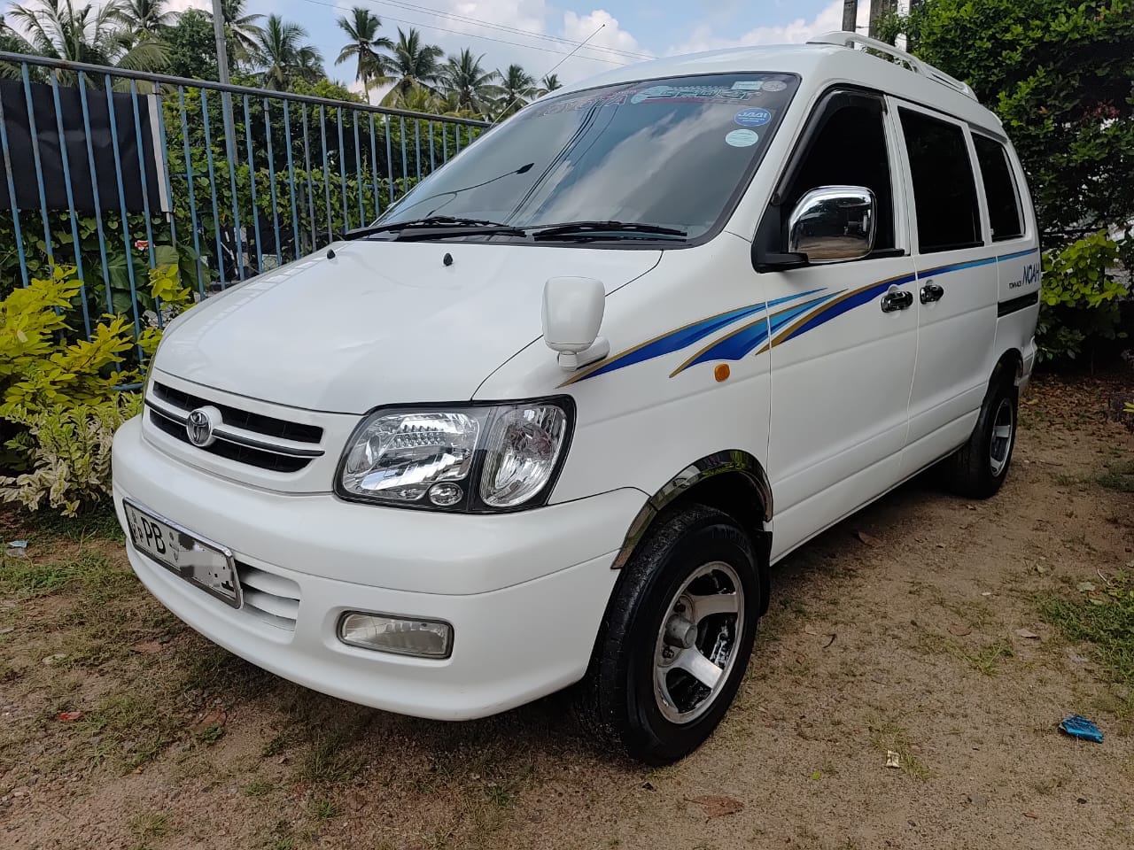 Toyota Noah 2002