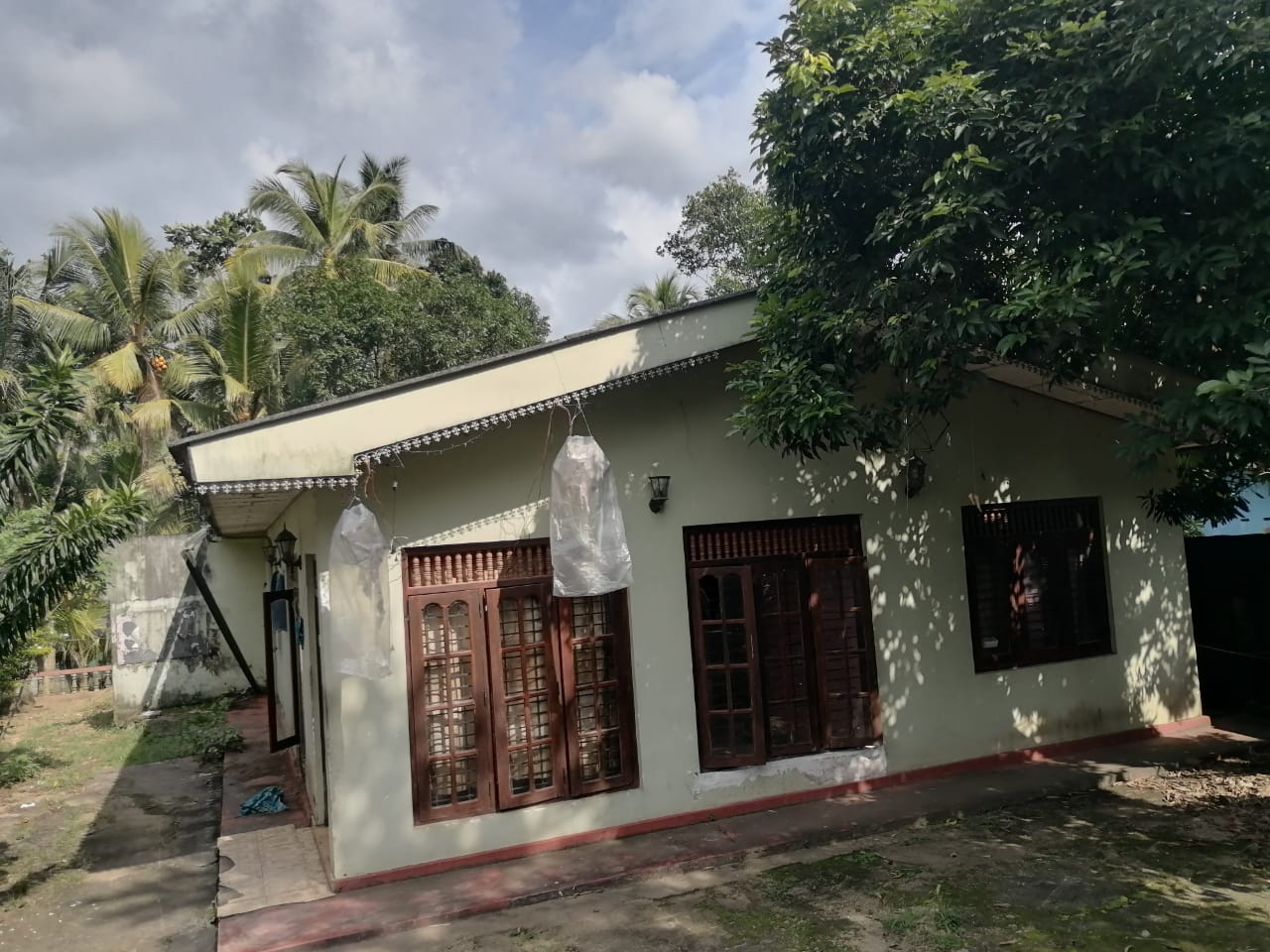 අංග සම්පූර්ණ නිවසක් විකිණීමට – Malwana