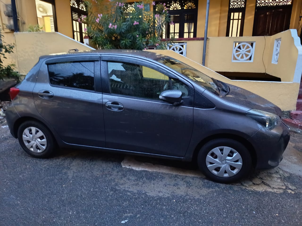 Toyota Vitz 2015