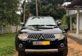 Mitsubishi Montero Sport 2012