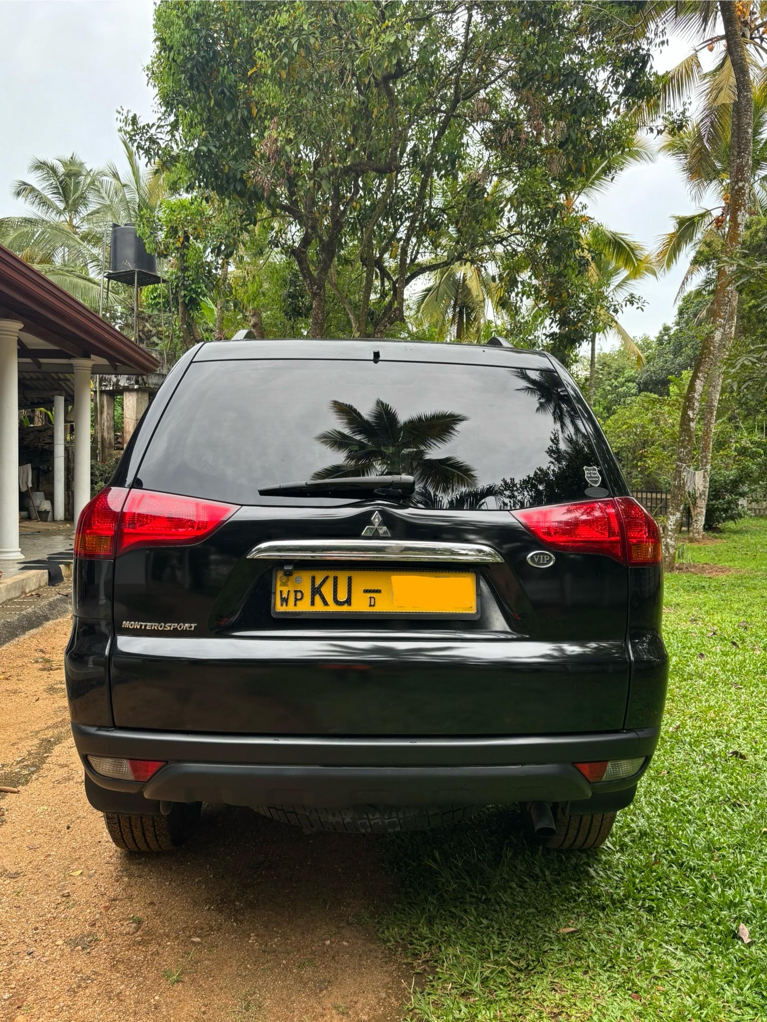 Mitsubishi Montero Sport 2012