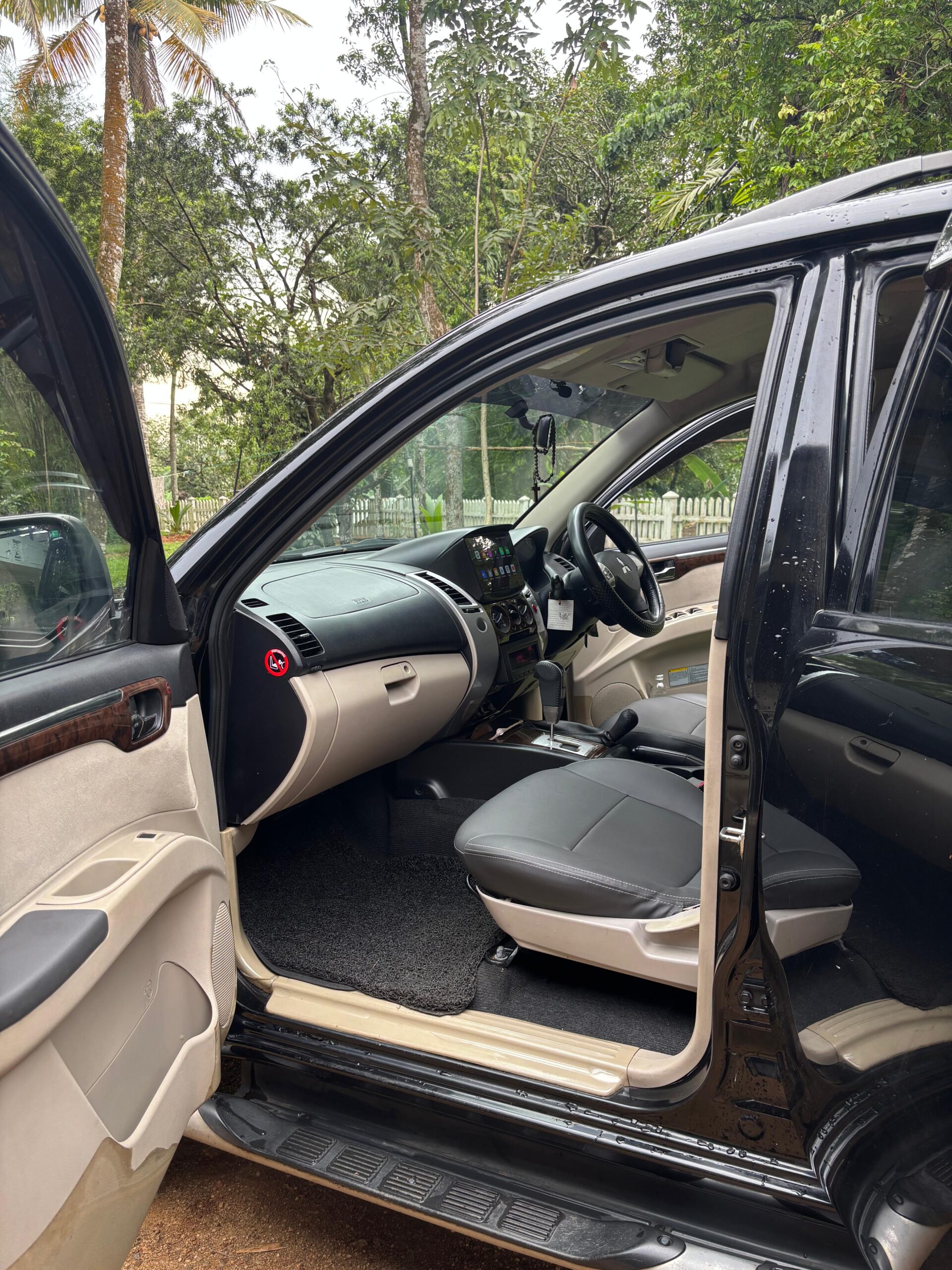 Mitsubishi Montero Sport 2012