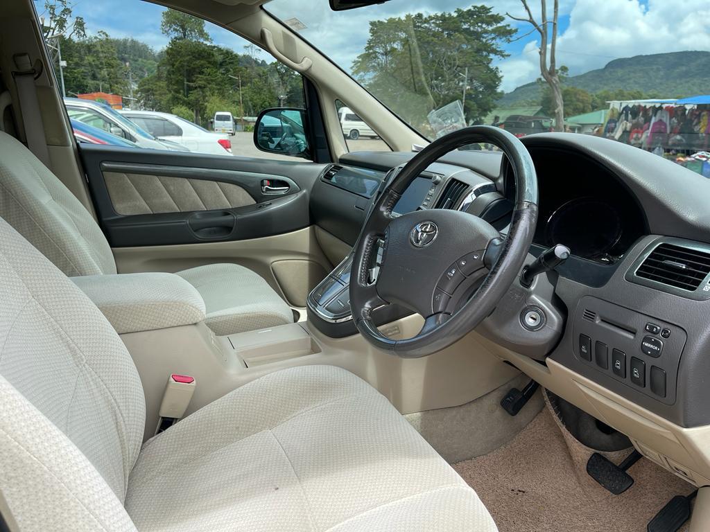 Toyota Alphard Hybrid 2008