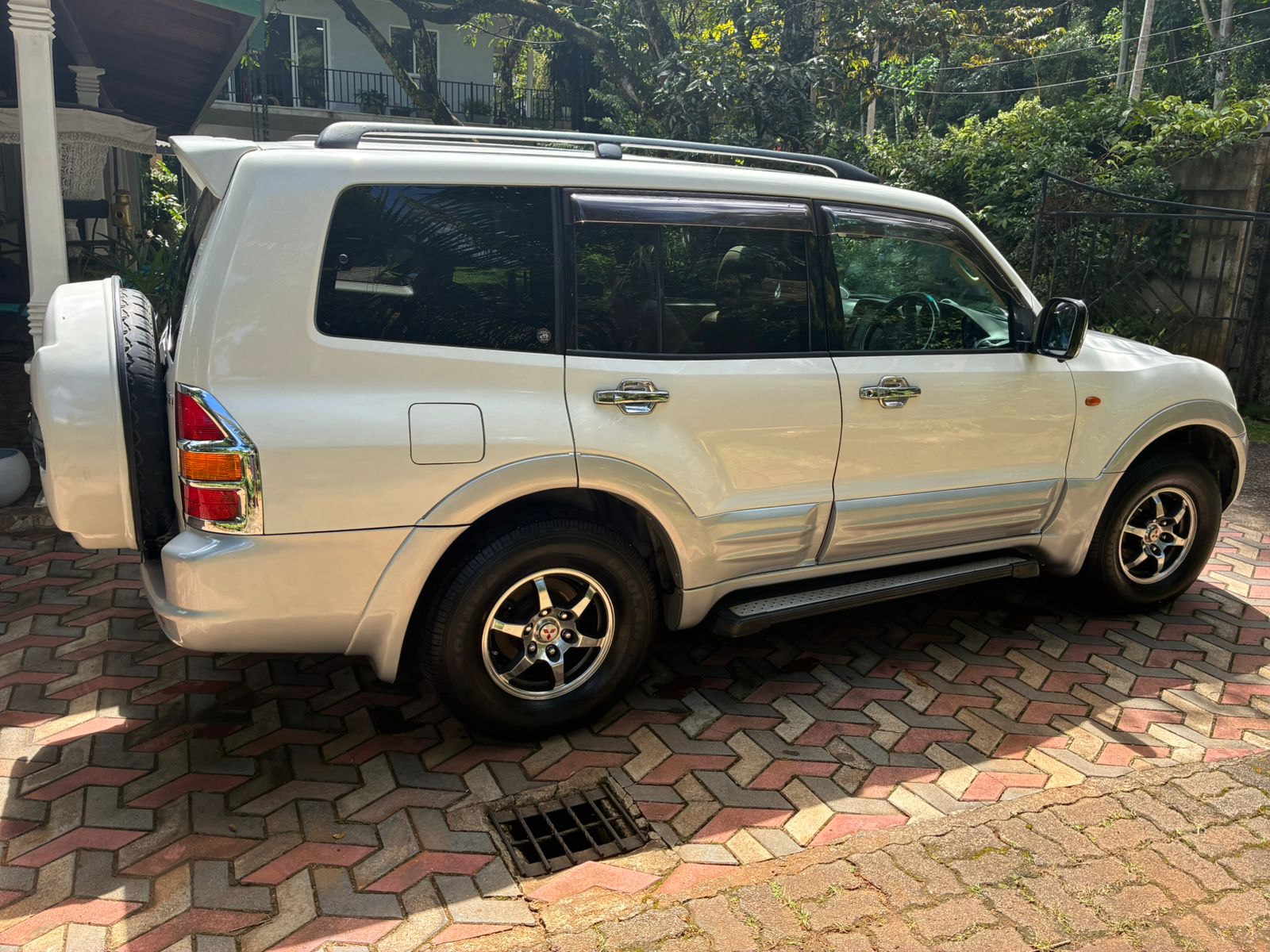 Mitsubishi Montero GDI 1999