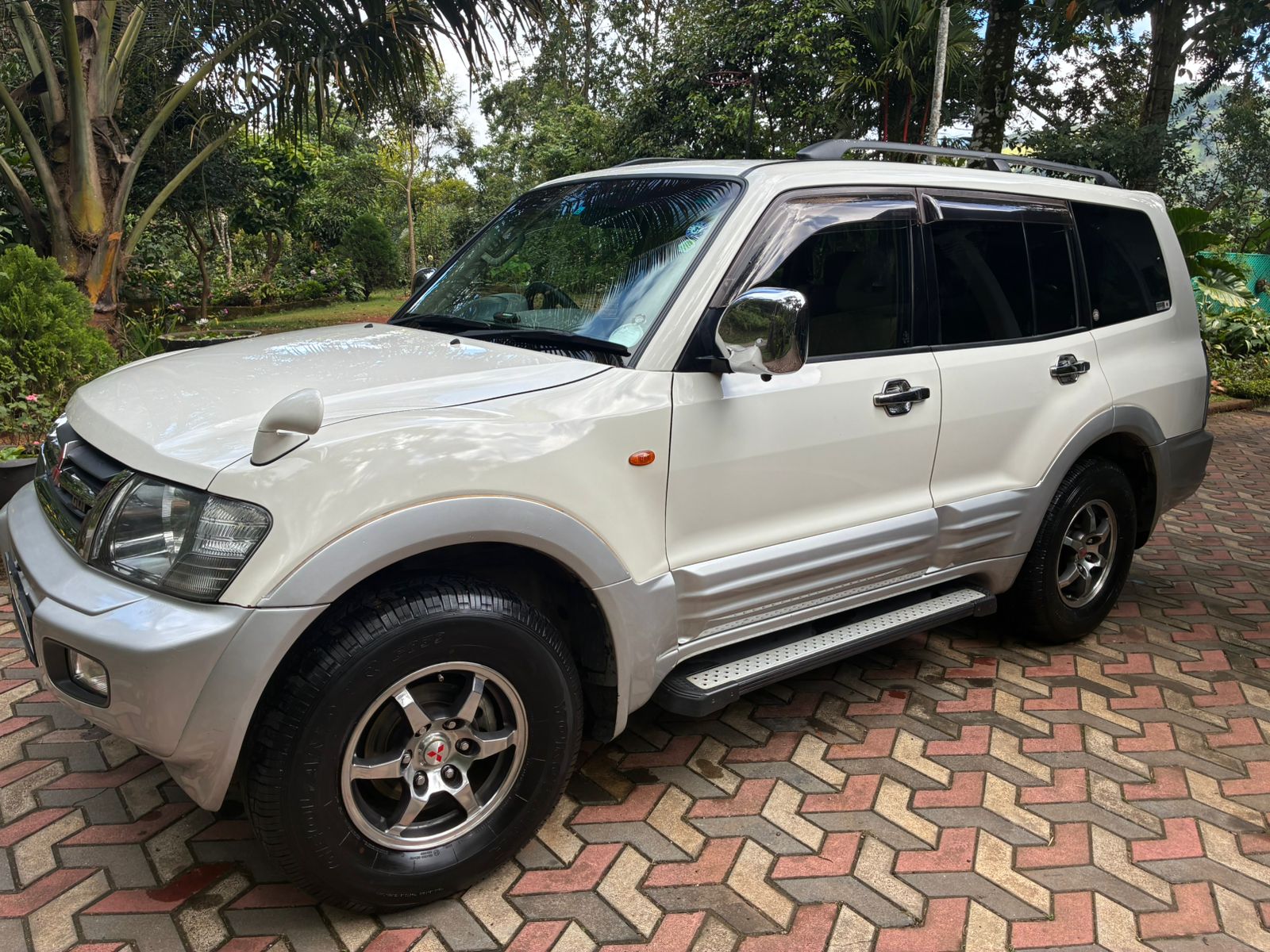 Mitsubishi Montero GDI 1999