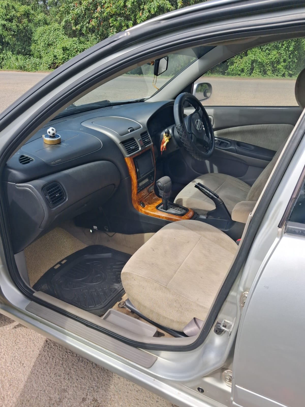 Nissan Sunny N16 2000