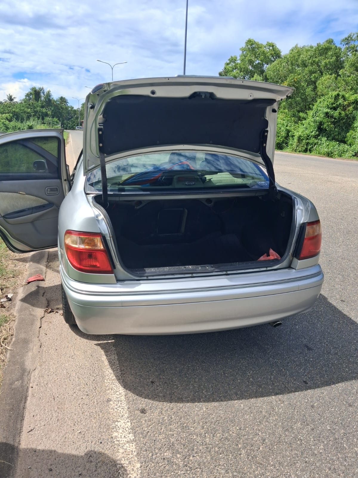 Nissan Sunny N16 2000