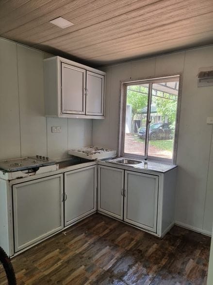 Converted Shipping Containers For Sale in Kotte