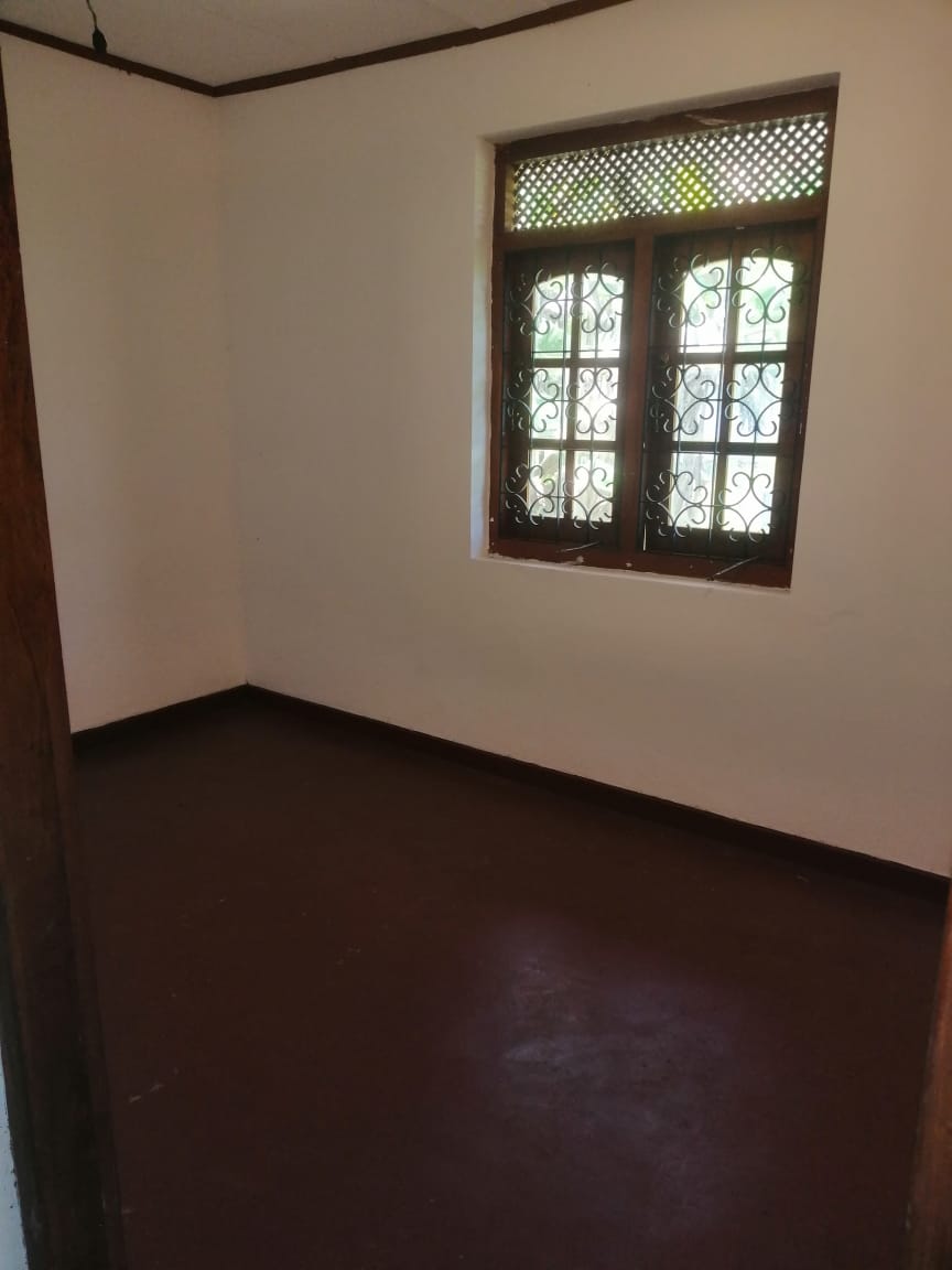 නිවසක් කුලියට – අලුත්ගම