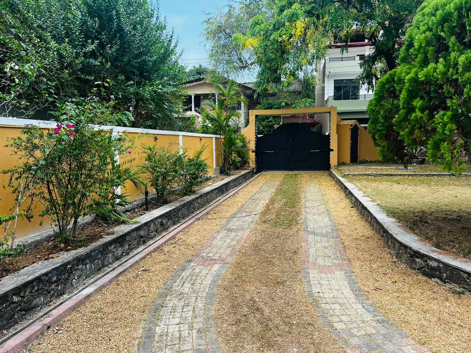 3 Story Luxury House for Sale in Piliyandala