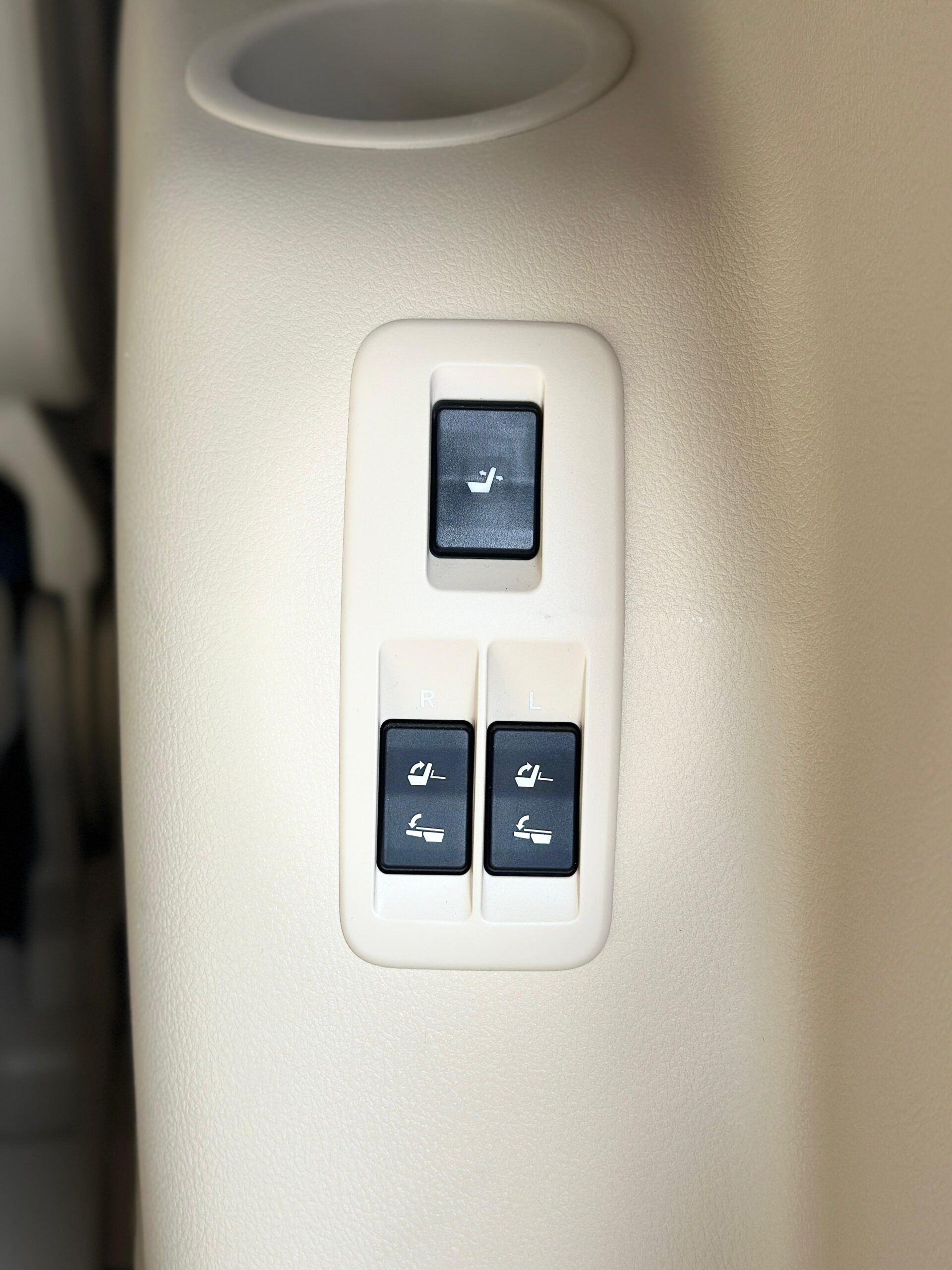 Toyota Land Cruiser Prado TRJ150 TX L 2022