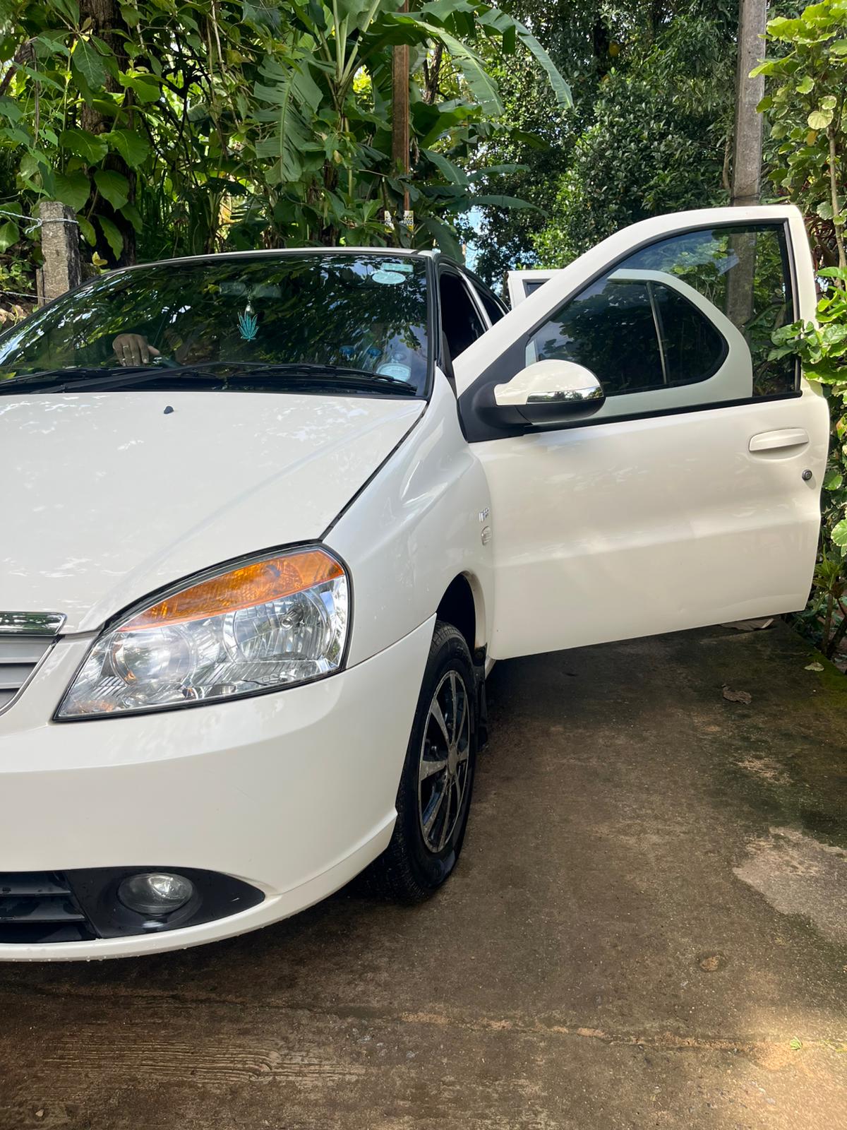 Tata Indica 2015