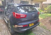 Kia Sportage Full option 2011