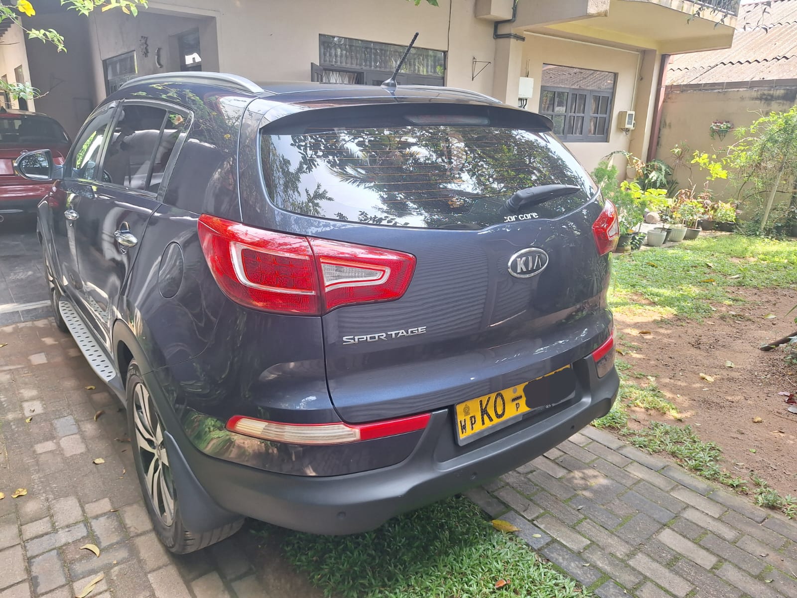 Kia Sportage Full option 2011