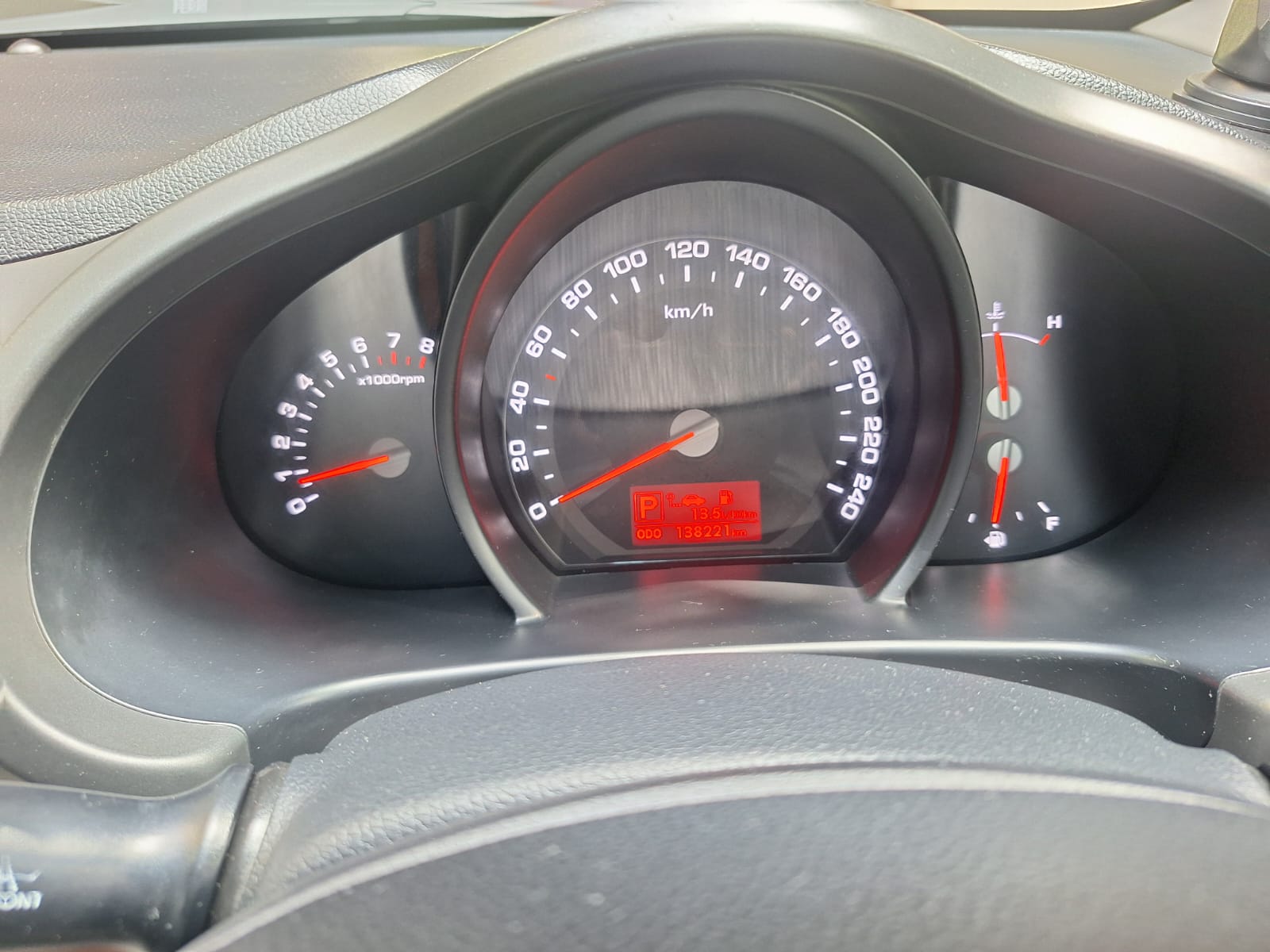 Kia Sportage Full option 2011