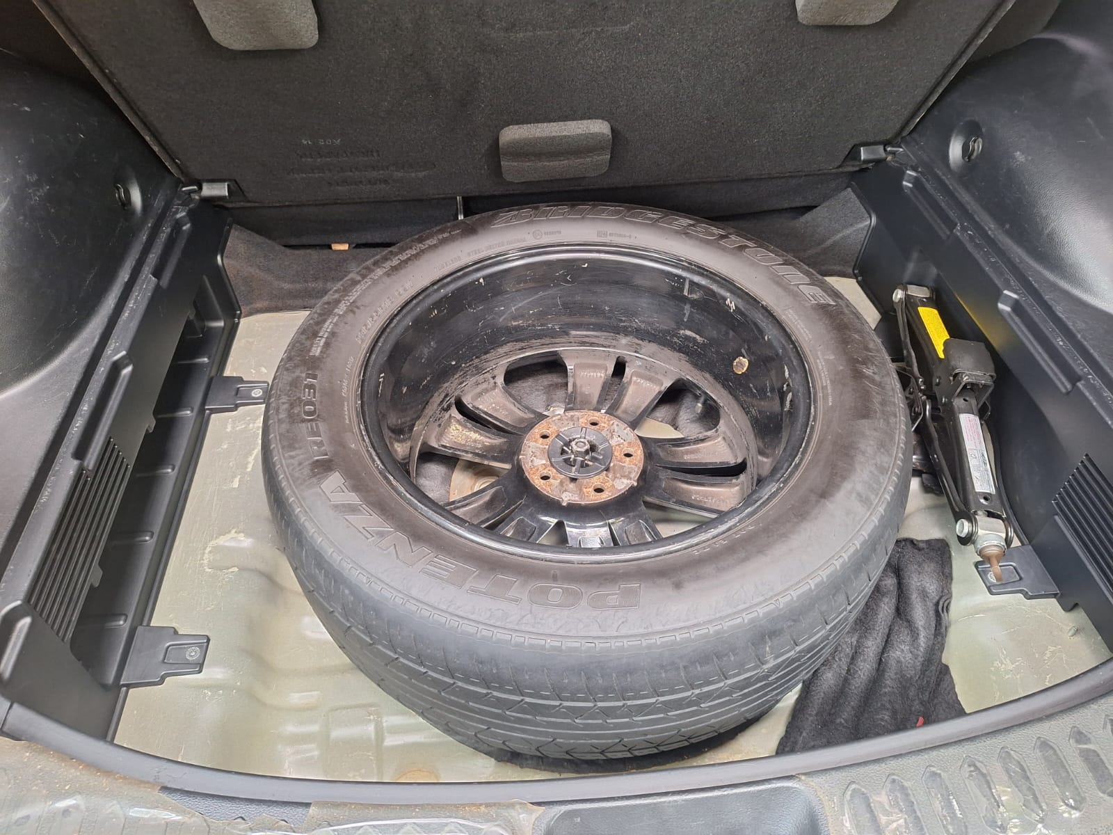 Kia Sportage Full option 2011