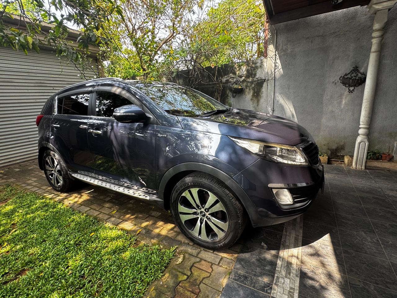 Kia Sportage Full option 2011