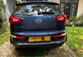 Kia Sportage Full option 2011