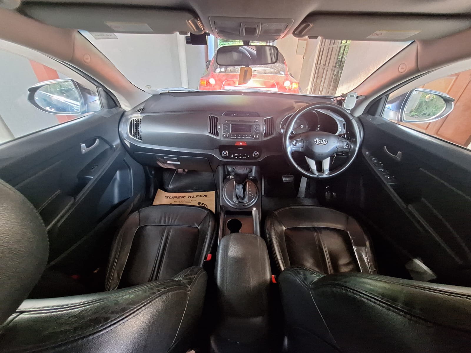 Kia Sportage Full option 2011