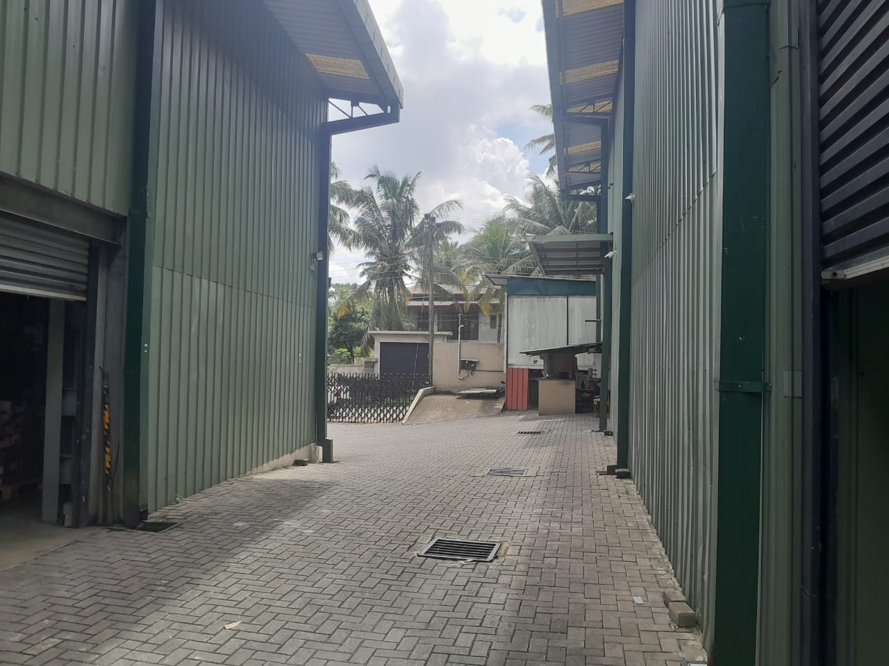 Modern Wearhouse for Sale – Arangala