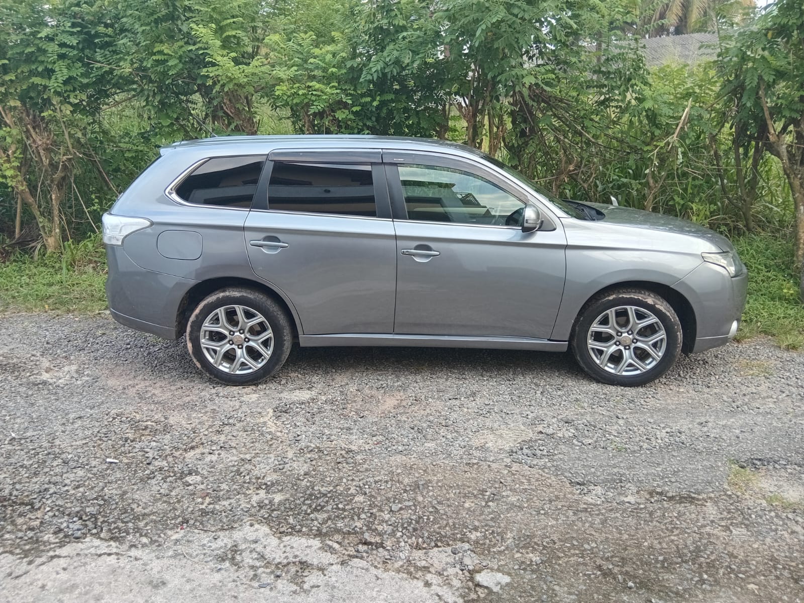 Mitsubishi Outlander 2013