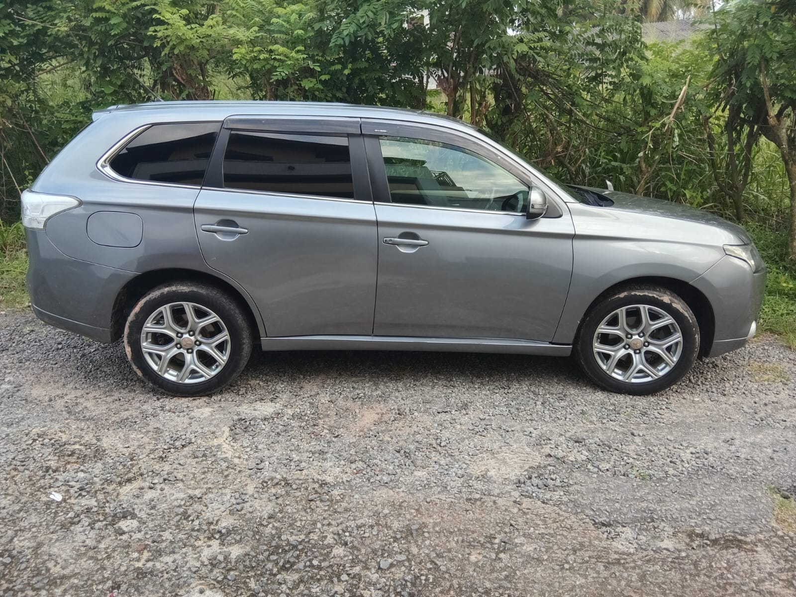 Mitsubishi Outlander 2013