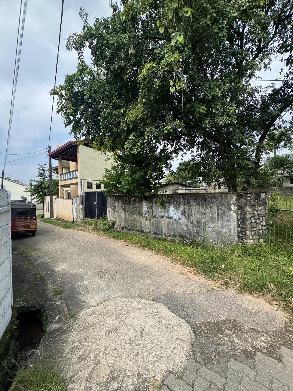 Prime Residential Land for Sale in Rajagiriya – Hikgawatta Road