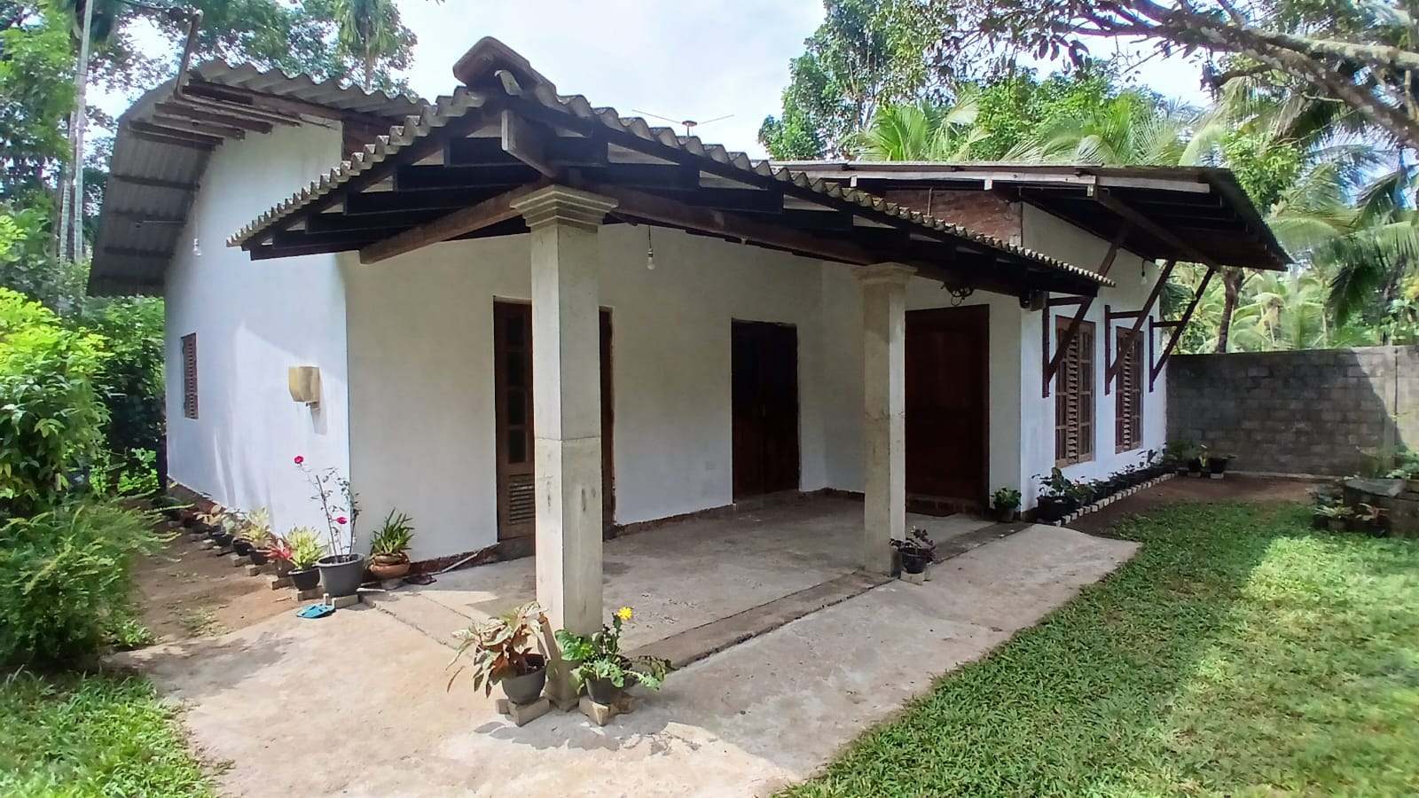 Single Story House for Sale in Weliweriya