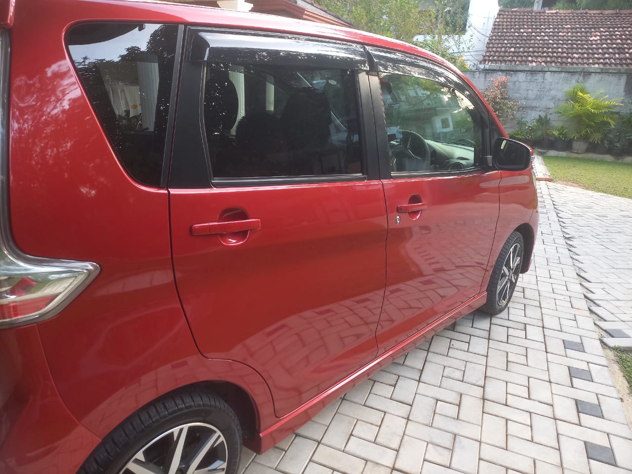 Nissan Dayz Highway Star Hybrid 2017