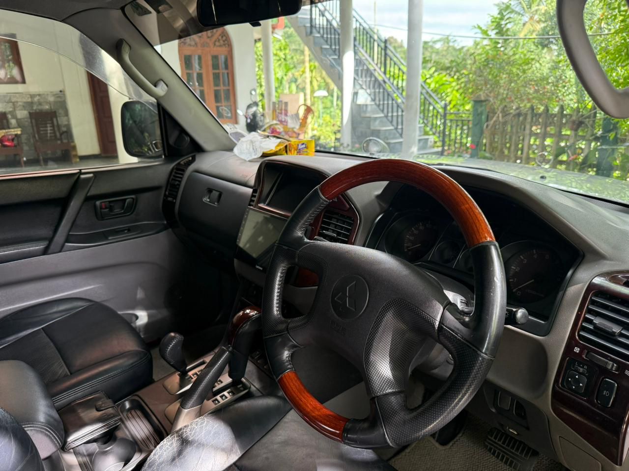 Mitsubishi Montero 2002