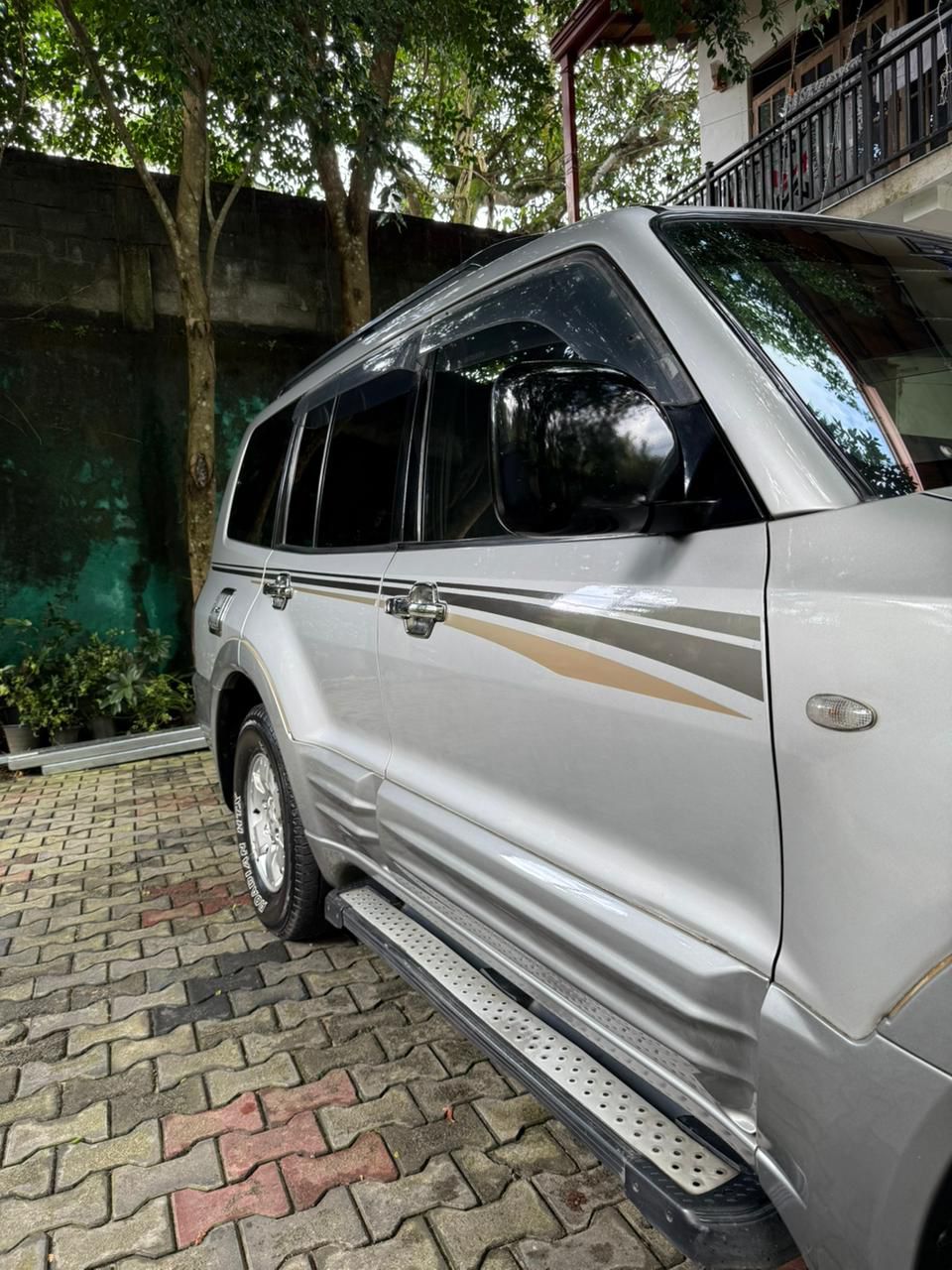 Mitsubishi Montero 2002