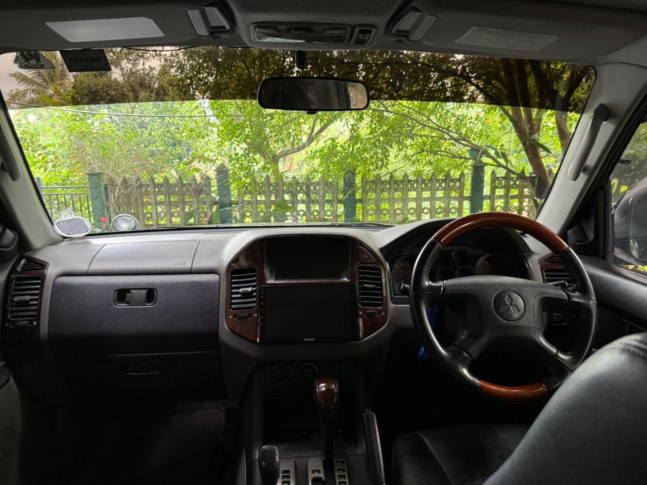 Mitsubishi Montero 2002