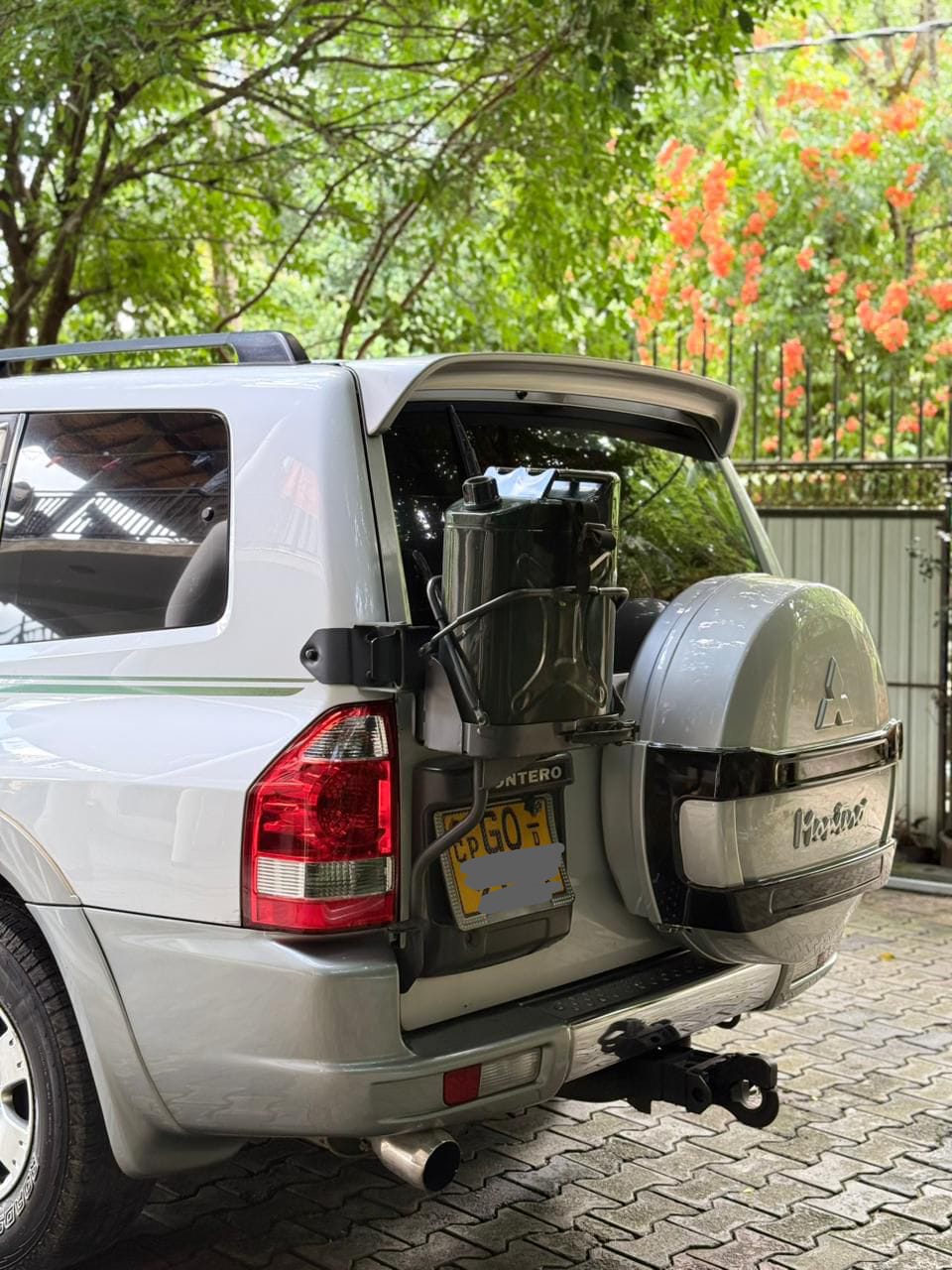 Mitsubishi Montero 2002