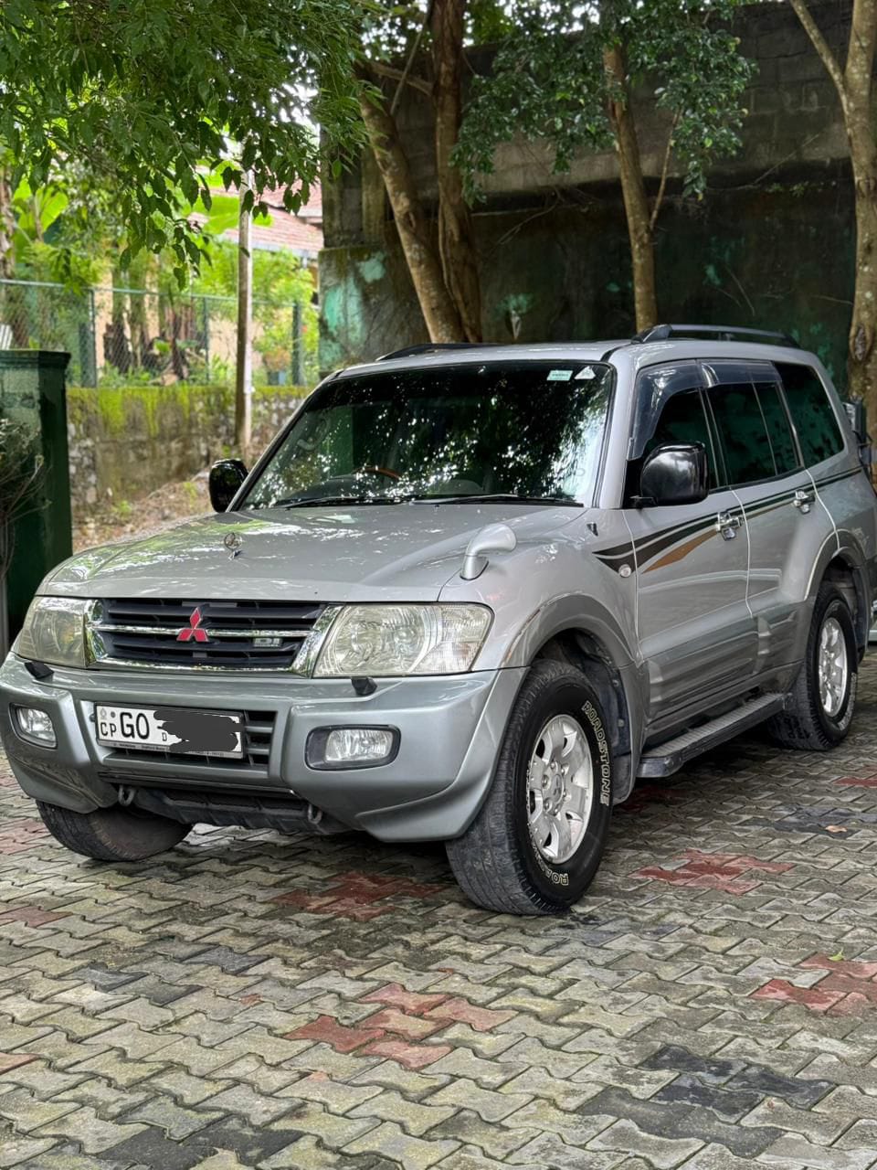 Mitsubishi Montero 2002